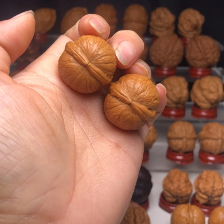 吊坠桃核6蛇皮球