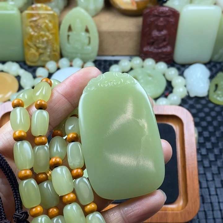 昆仑料无事牌一套