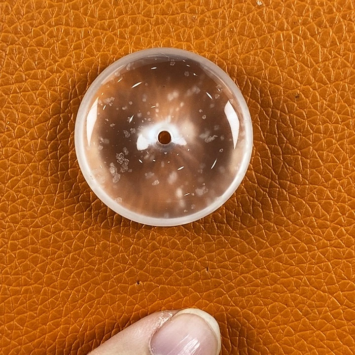 财***进石英质玉未镶嵌颈饰