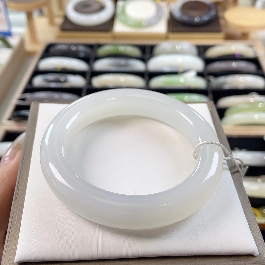 和田玉未镶嵌手镯冰紫