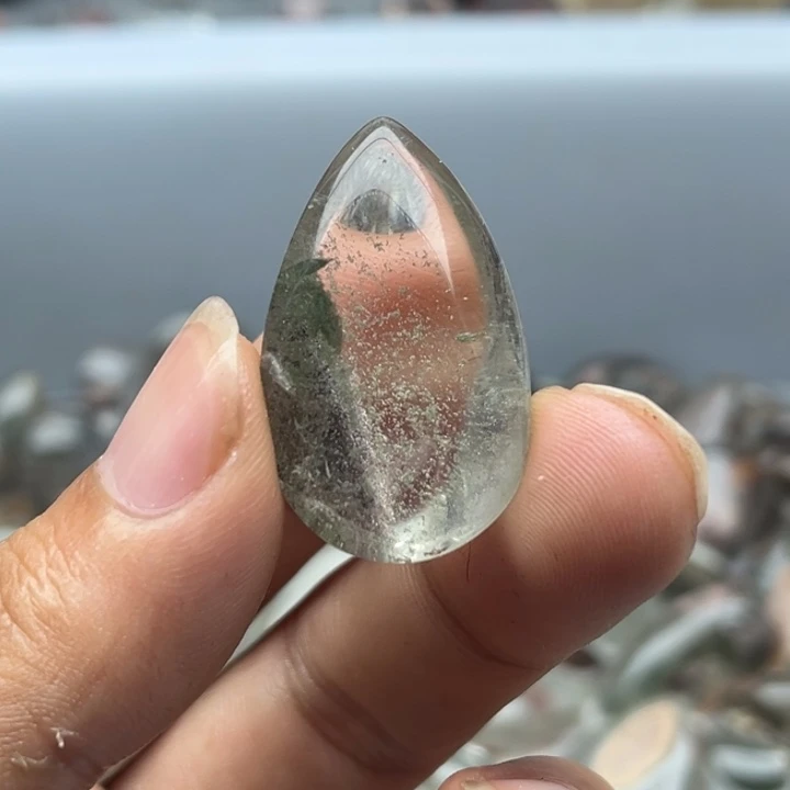 未镶嵌吊坠(赠链)水晶