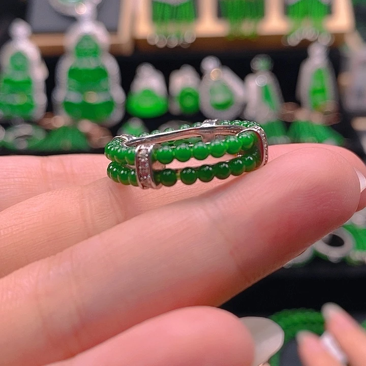 翡翠未镶嵌戒指4565486