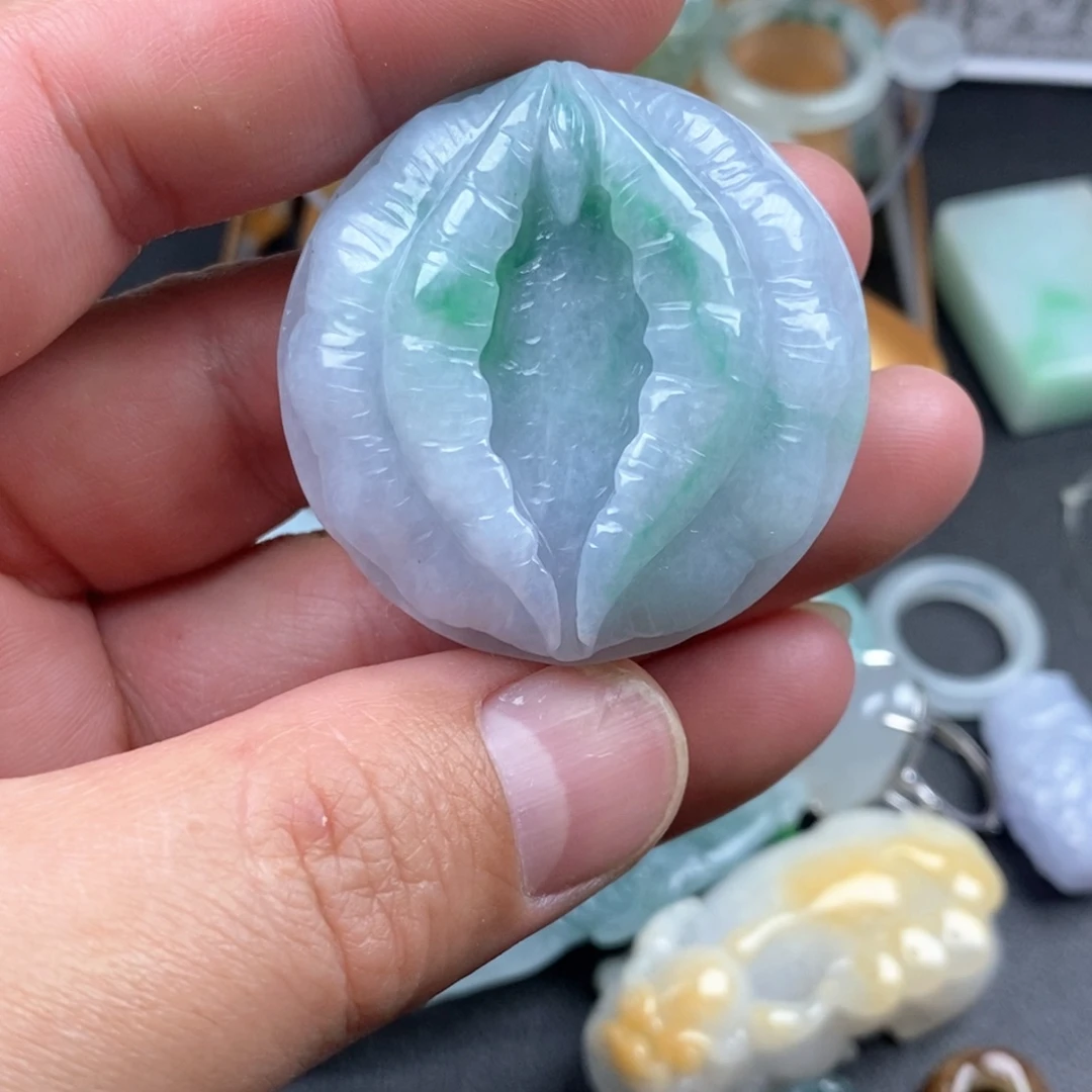 翡翠未镶嵌吊坠(赠链)天然翡翠鲍鱼