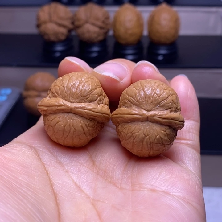 文玩核桃把件粗筋铁锤30