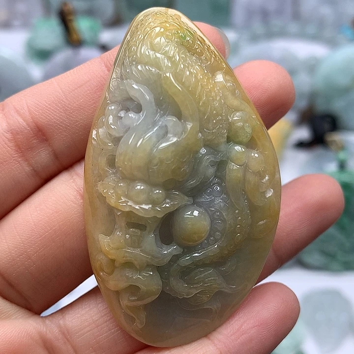 翡翠未镶嵌颈饰随形龙行天下卡厚15.8