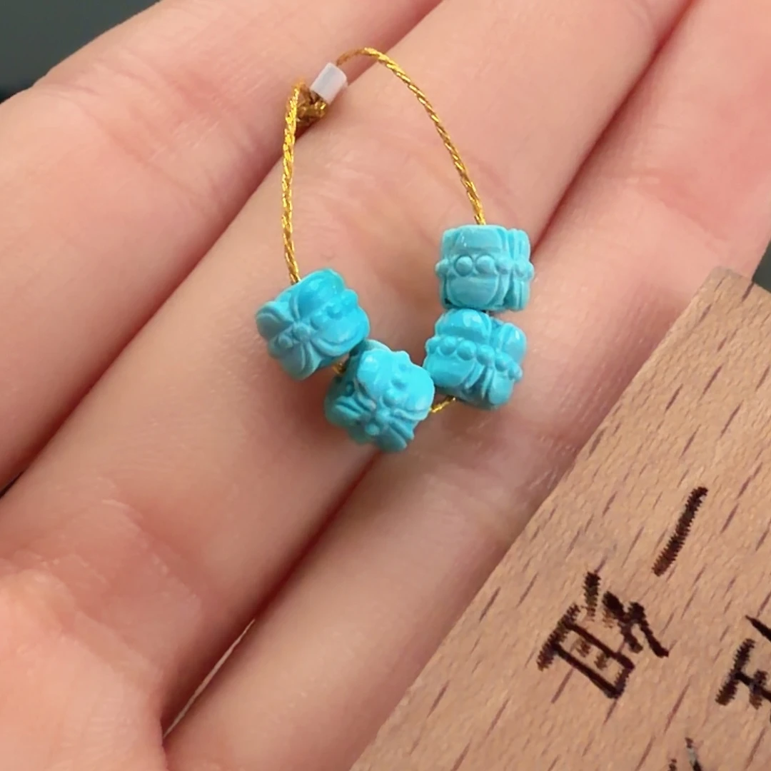 绿松石未镶嵌颈饰