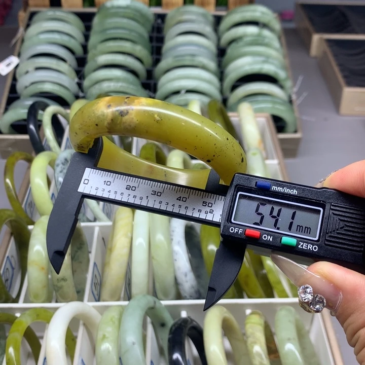 未镶嵌蛇纹石玉手镯76