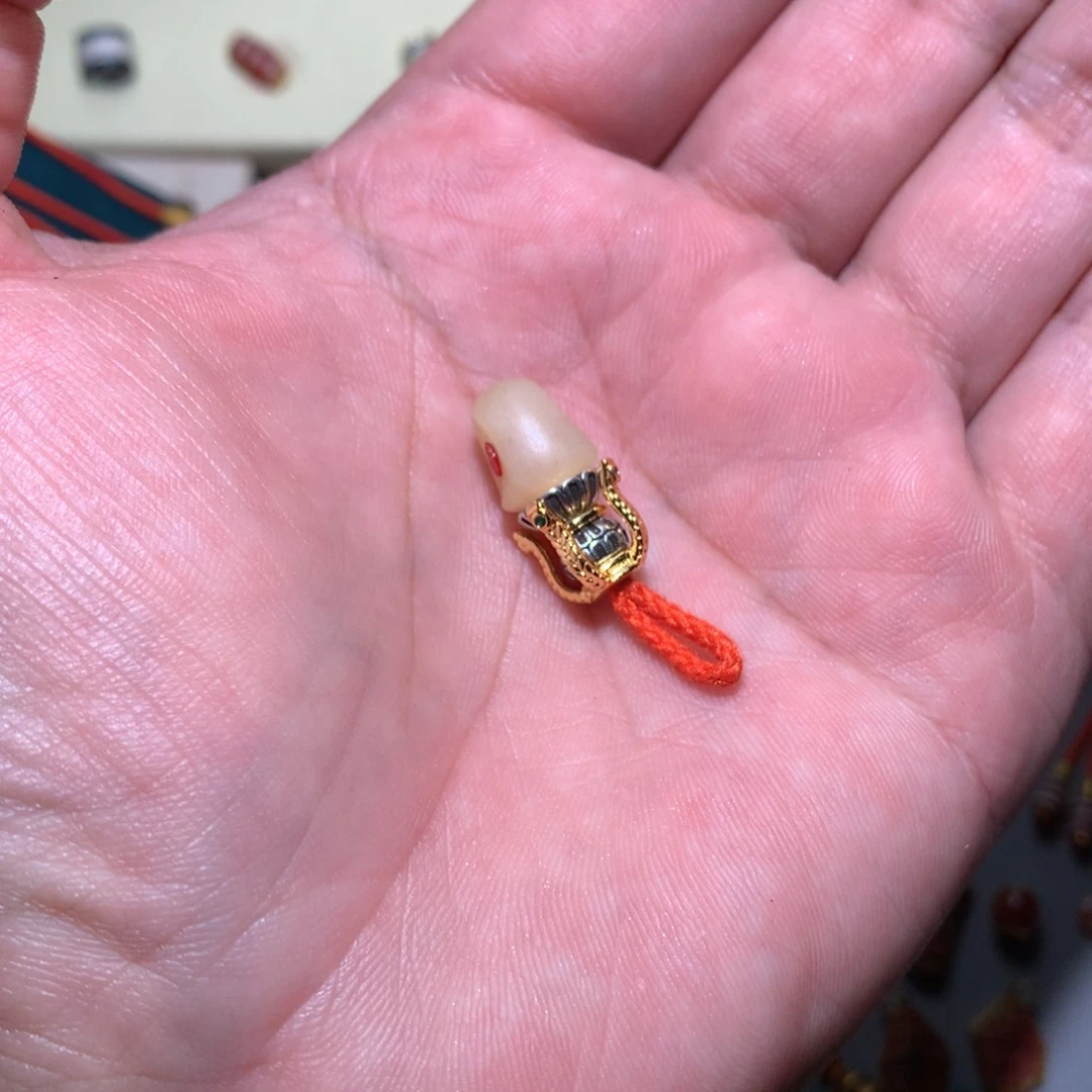 玛瑙/玉髓配饰未镶嵌50文玩配饰多样发其一