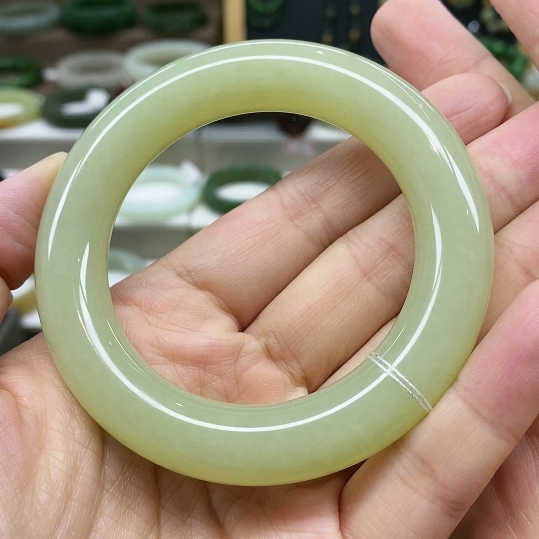 【闪购商品】未镶嵌手镯和田玉