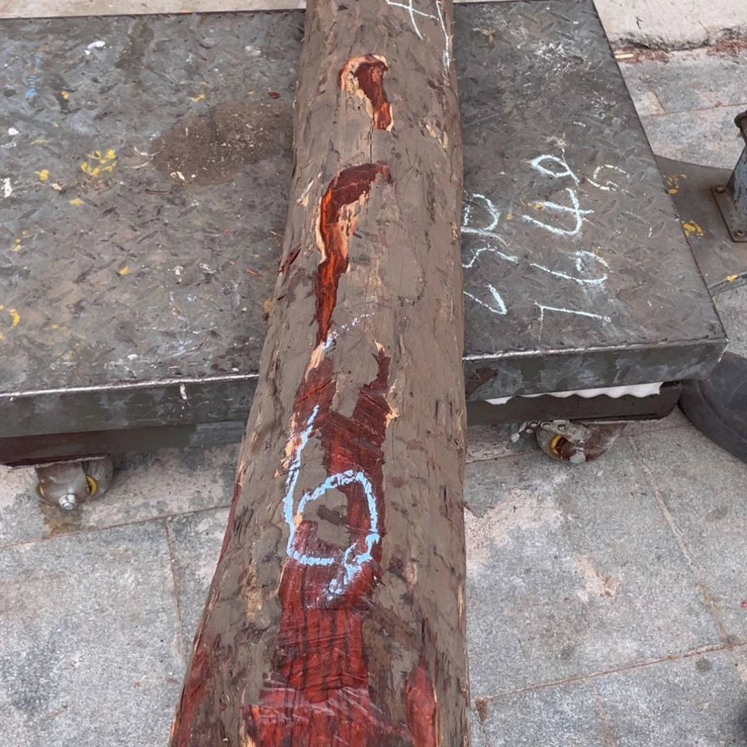 染料紫檀（血檀）健**录直径14厘米到19厘米，长188厘米