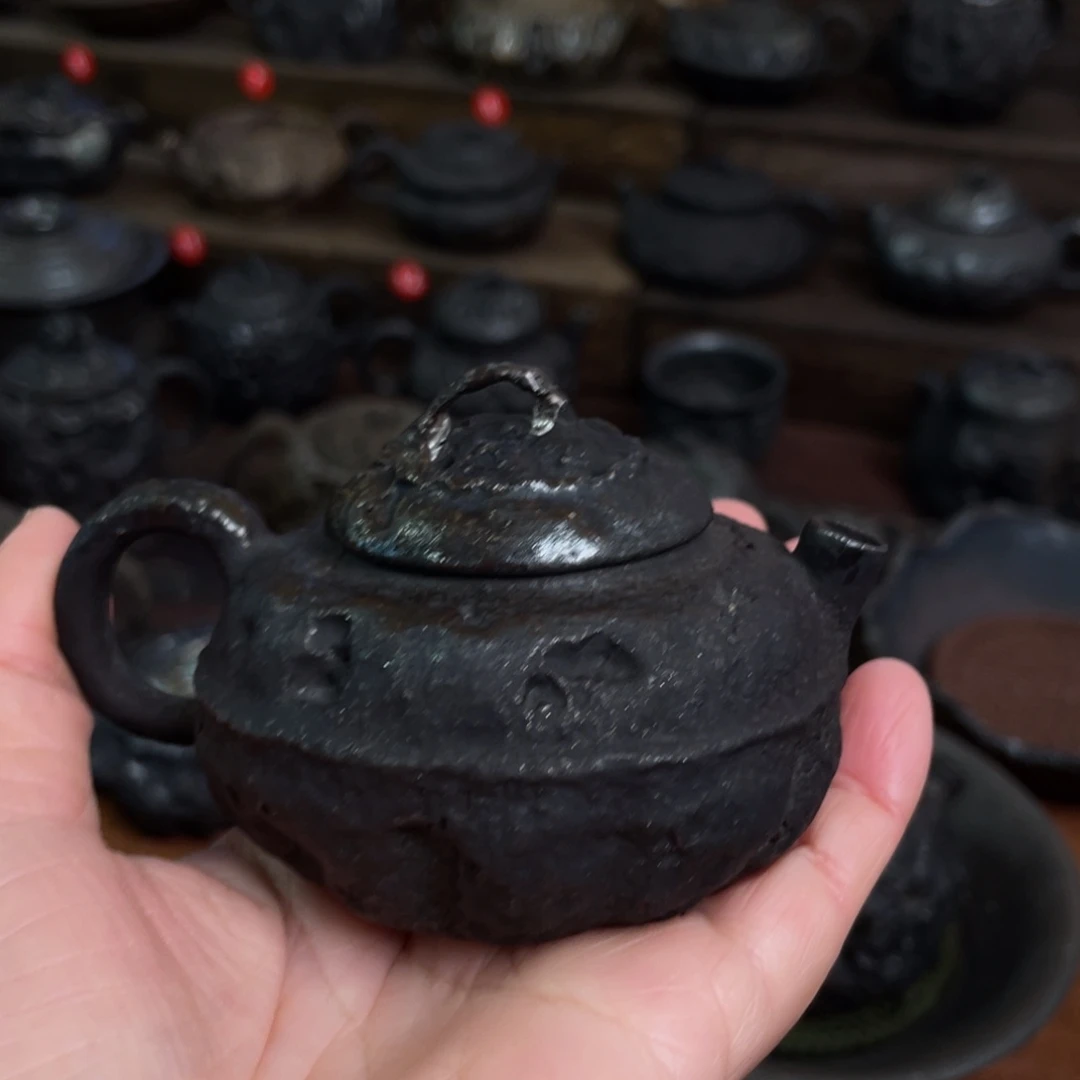 壶手捏炭黑色柴烧茶器