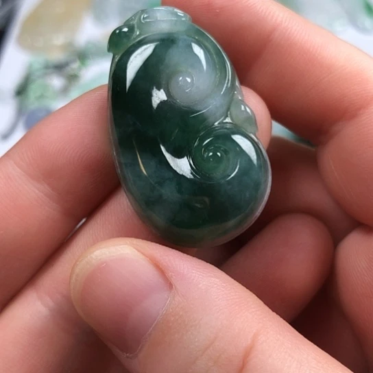 颈饰未镶嵌翡翠如意