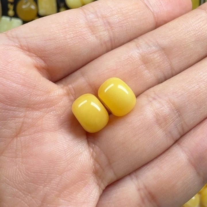 蜜蜡未镶嵌珠宝奇石