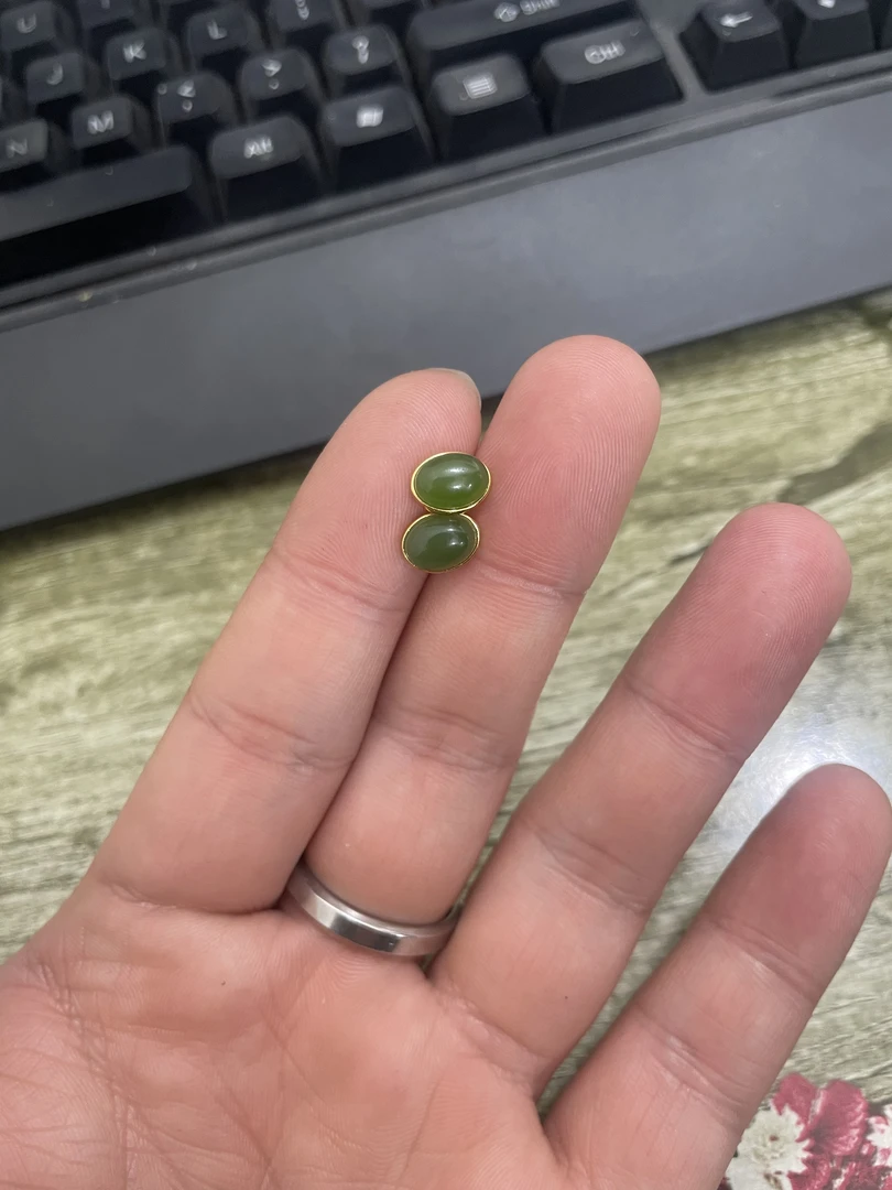 JR14和田玉碧玉耳钉，s925银镶嵌，多样性发其一