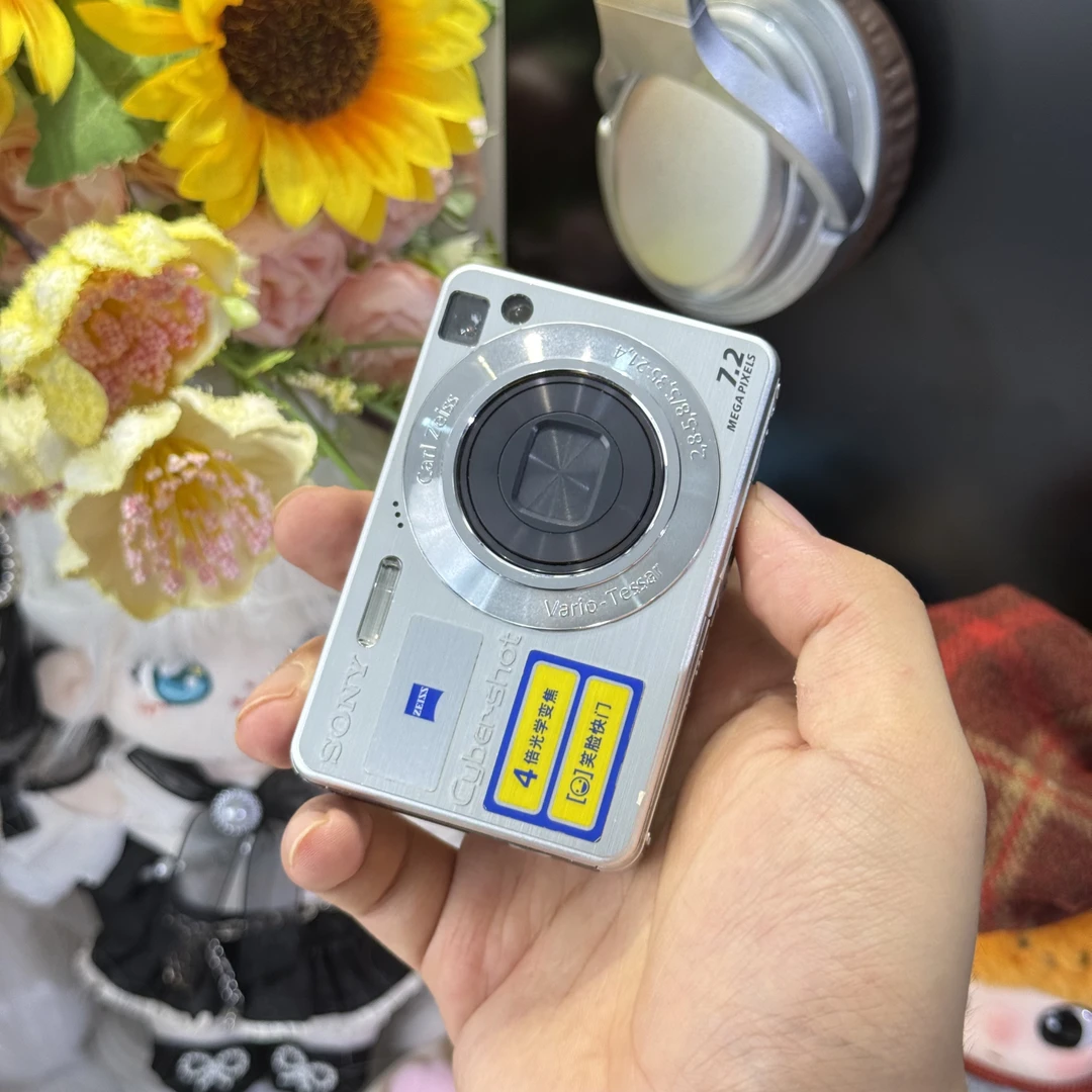 9新 Sony/索尼 索尼w110色彩感好胶片感滤镜多带配件