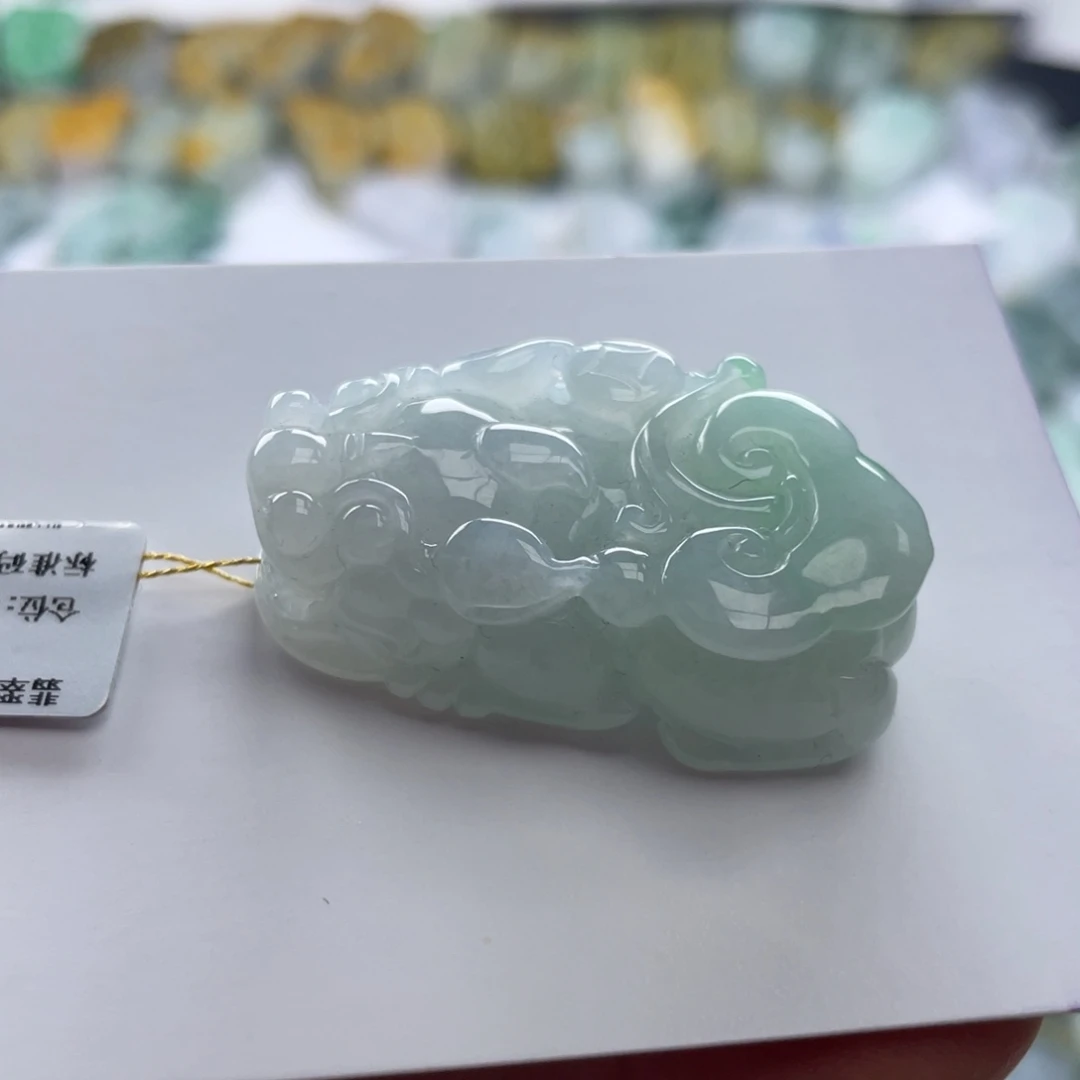 翡翠未镶嵌颈饰貔貅