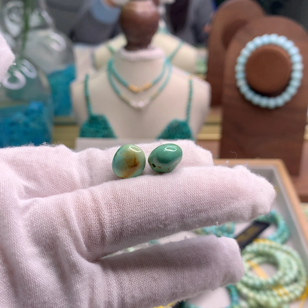 绿松石未镶嵌饰品