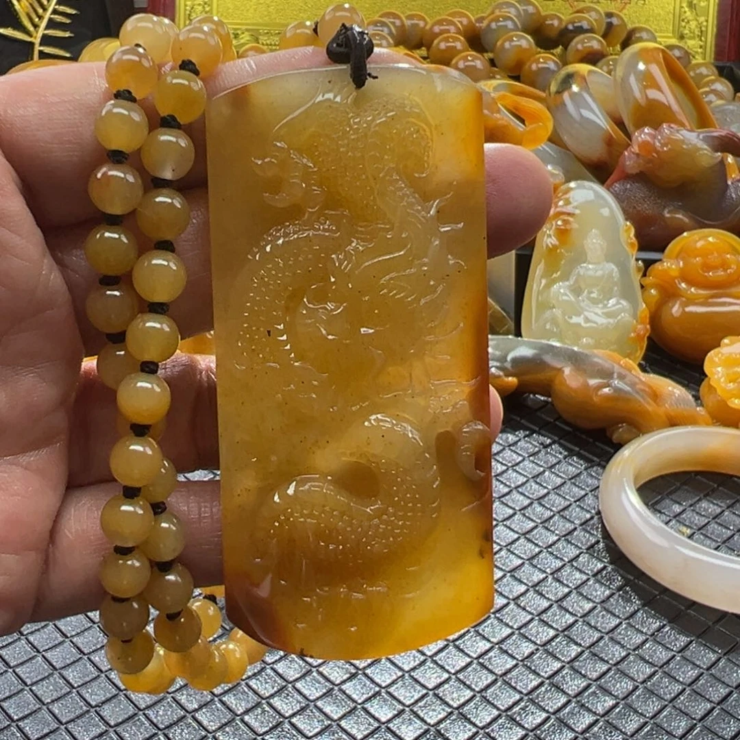 石英质玉未镶嵌颈饰