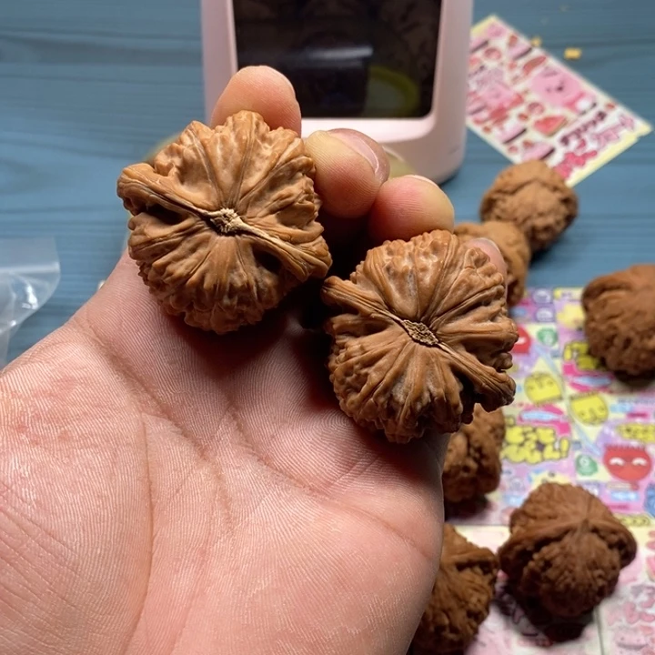文玩核桃吊坠真****村43闷尖白狮子