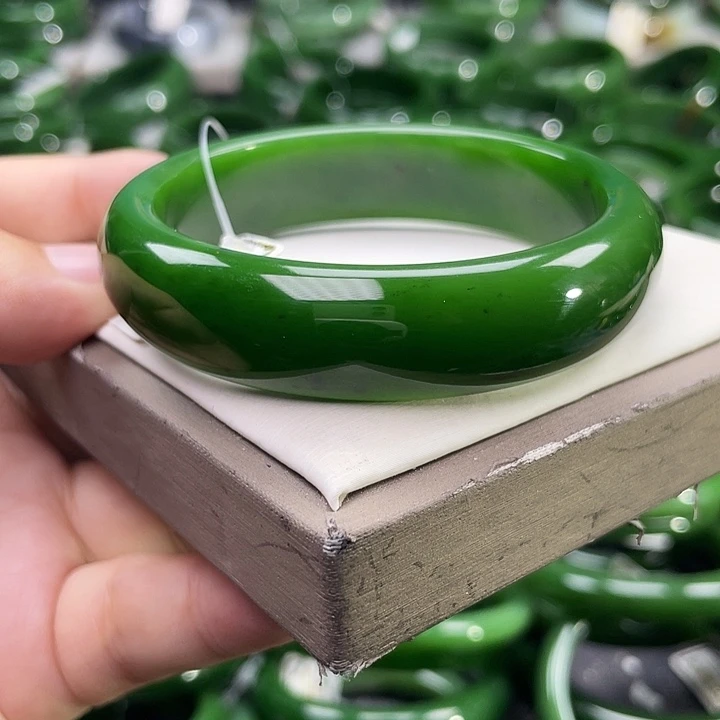 未镶嵌手镯和田玉（碧玉）