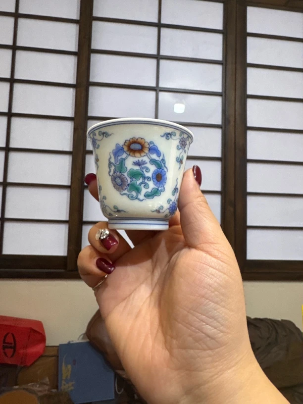 福利斗彩团菊直口杯