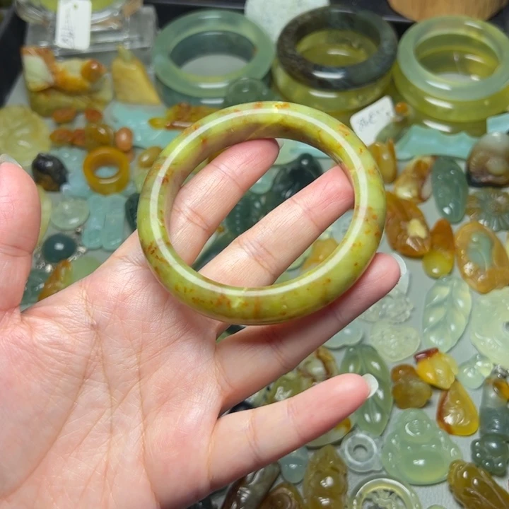 蛇纹石玉未镶嵌微瑕