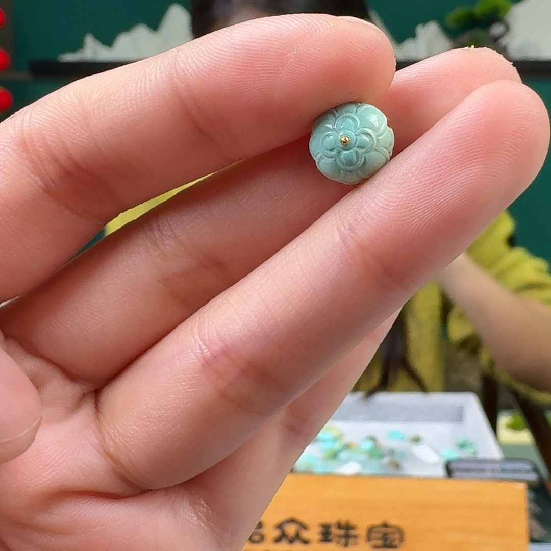 绿松石未镶嵌挂件