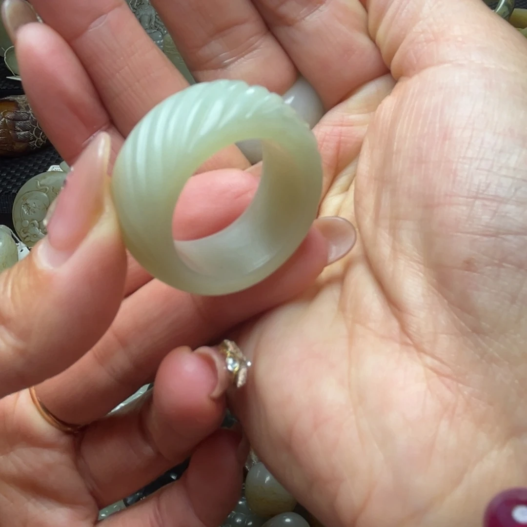 和田玉未镶嵌吊坠(不含链)