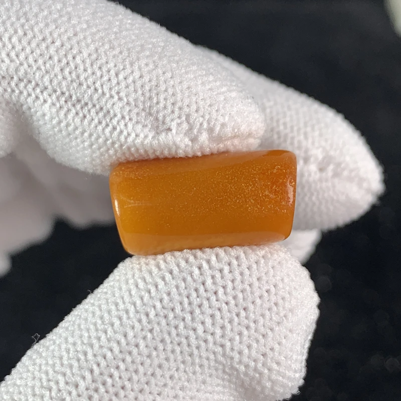 Q1044保真原矿俄料尺寸9.7*19mm蜜蜡单颗马蹄斜切顶珠微瑕放漏