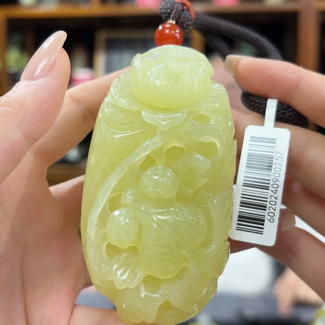 岫玉手把鱼未镶嵌