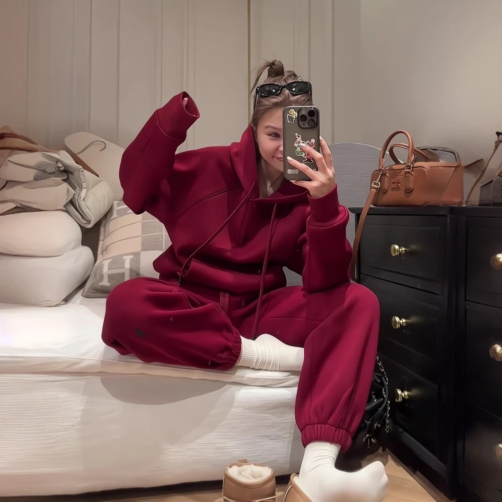 欧货休闲运动套装女春季2025新款洋气安哥拉红色卫衣束脚裤两件套