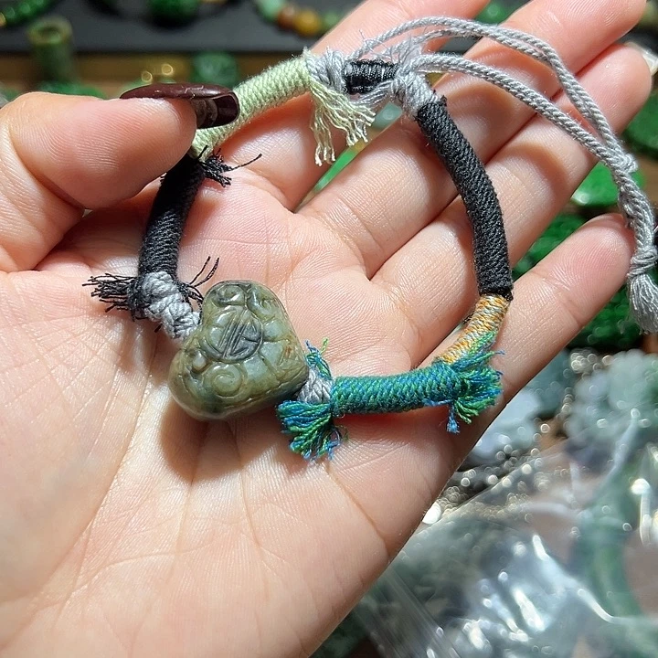 翡翠颈饰未镶嵌翡翠手串