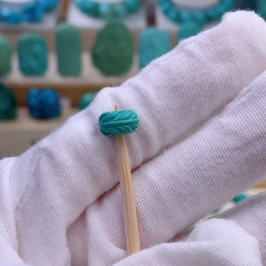 绿松石未镶嵌挂件