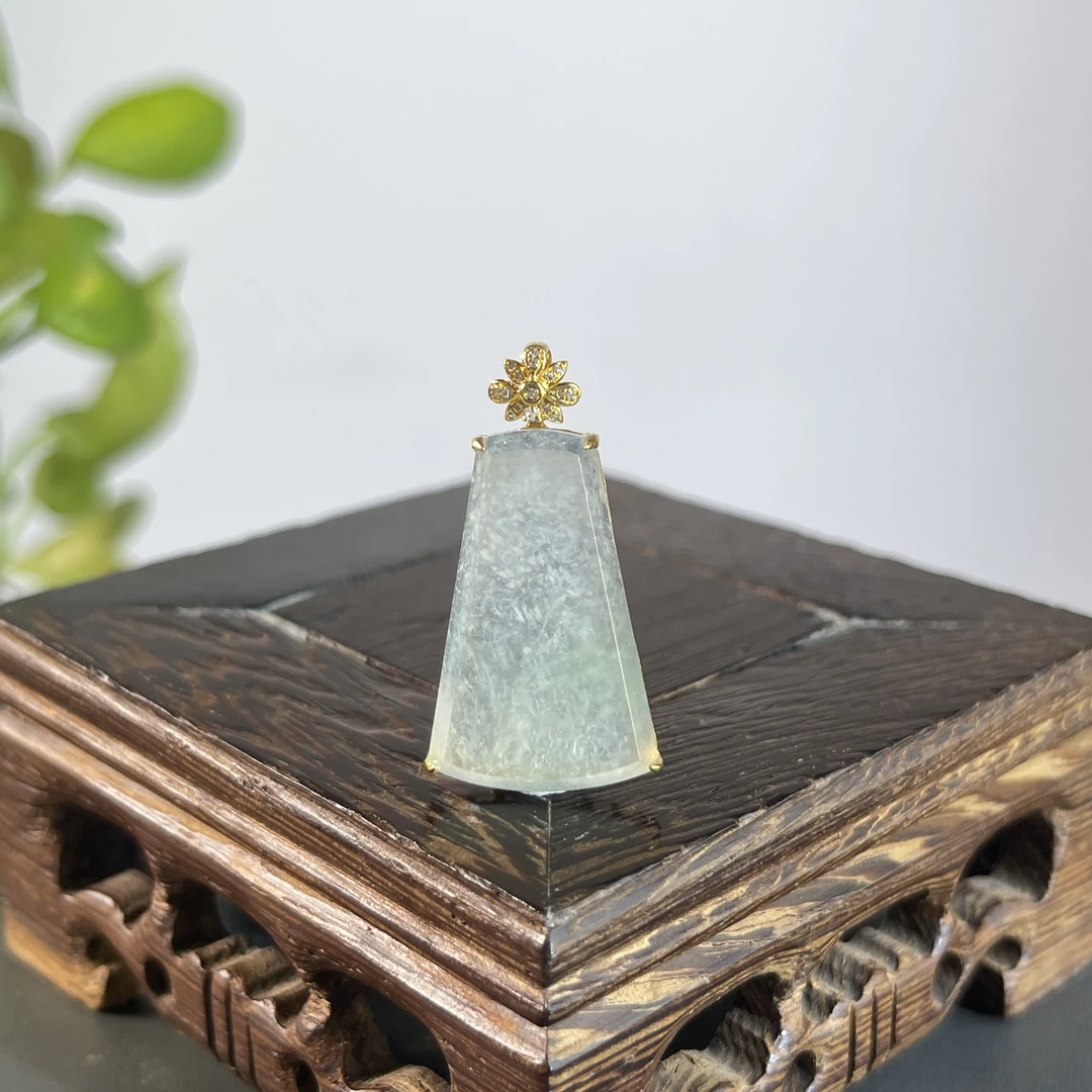 JXB20-141 天然翡翠缅甸A货 18K含钻镶嵌无事牌