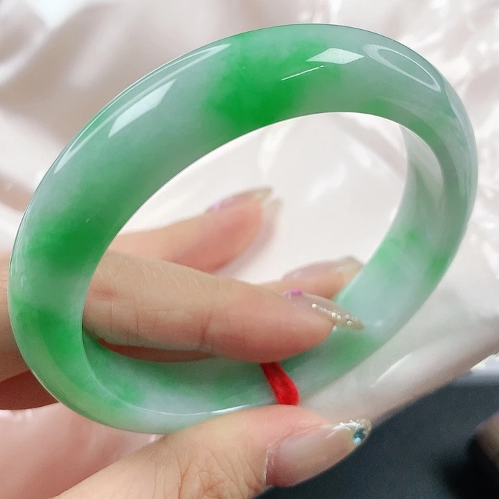 未镶嵌手镯翡翠，905