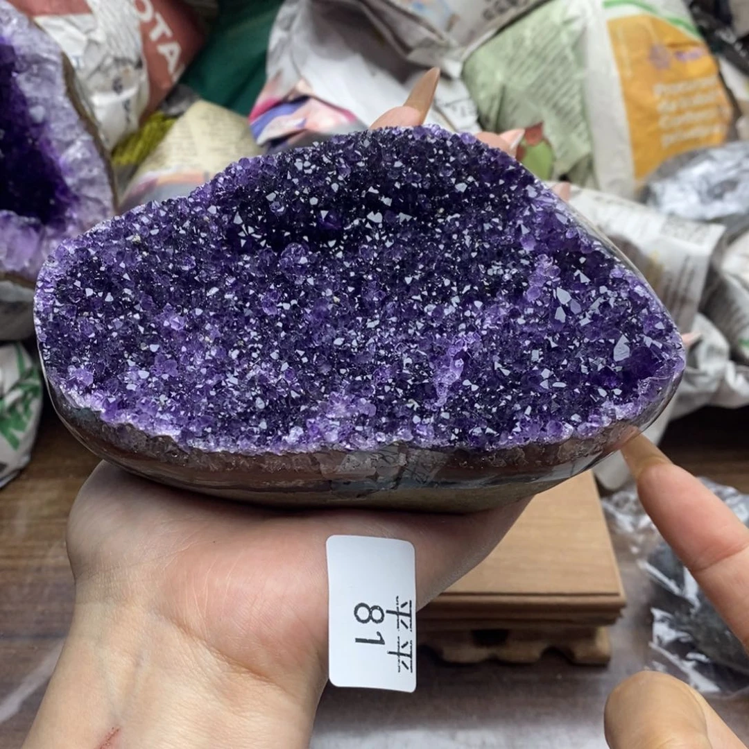 乌拉圭未镶嵌紫晶