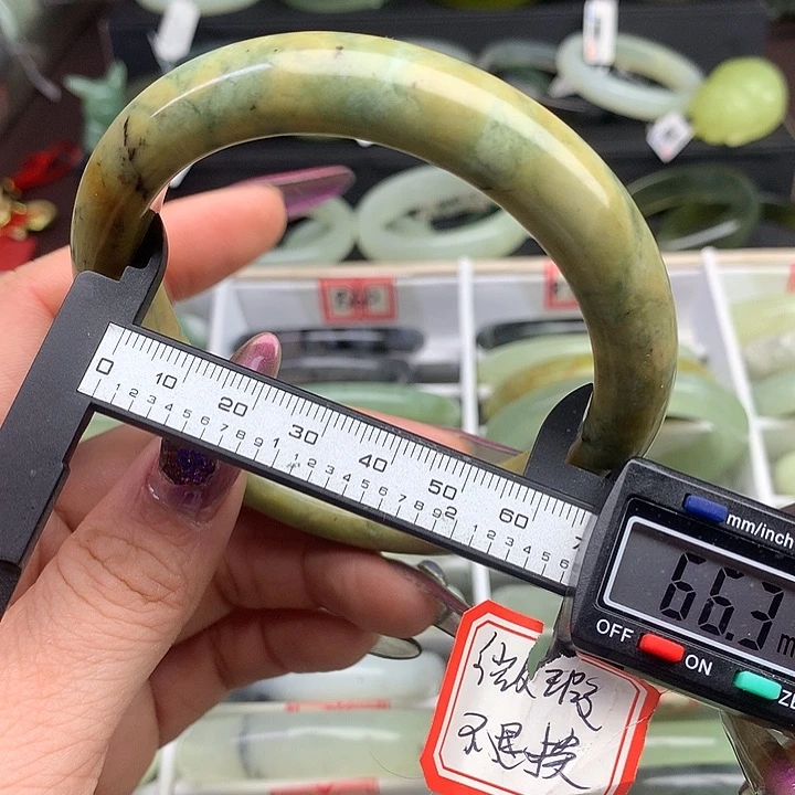 蛇纹石玉手镯未镶嵌852