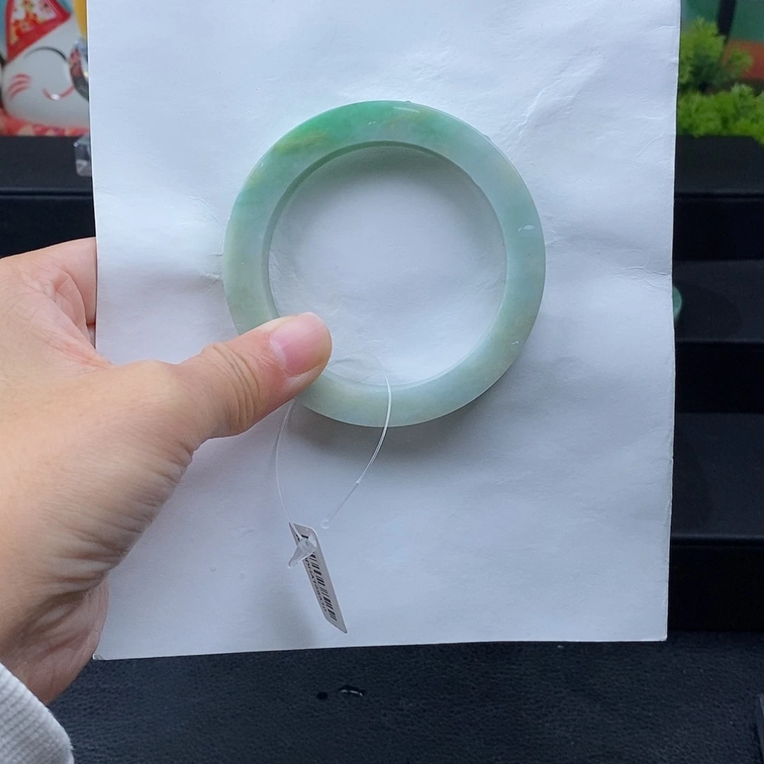 定制翡翠未镶嵌手镯