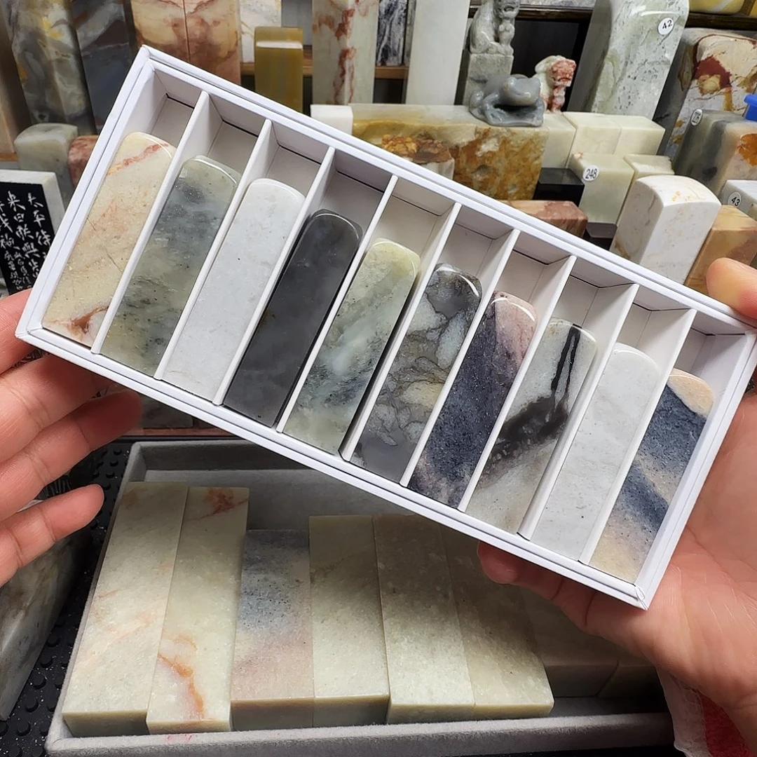 印石昌化石长白石1.5*1.5*6.0的精品冻石