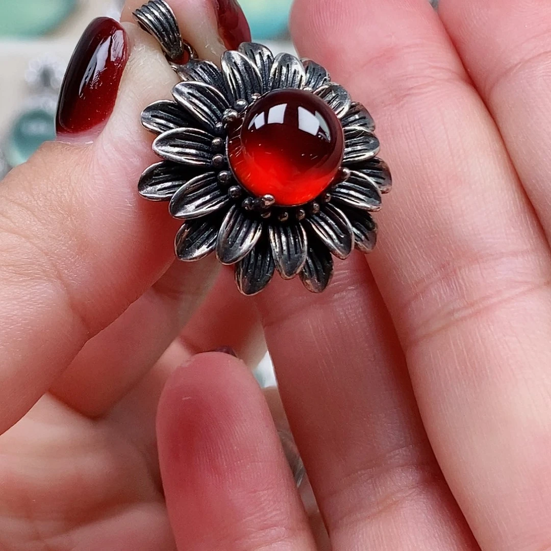 银S925镶嵌吊坠石榴石小*月