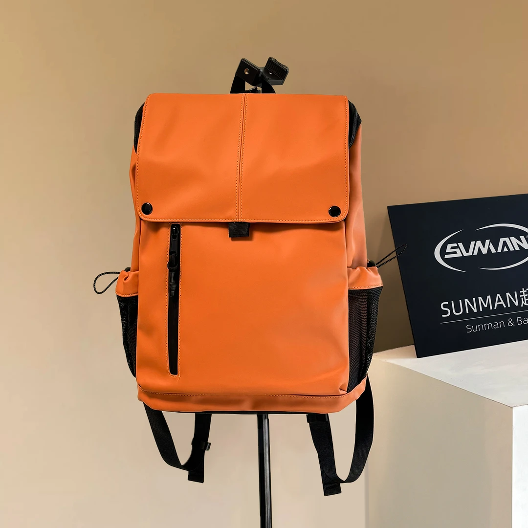 大容量双肩背包中性风防泼水轻便学生书包女户外短途旅行登山包男