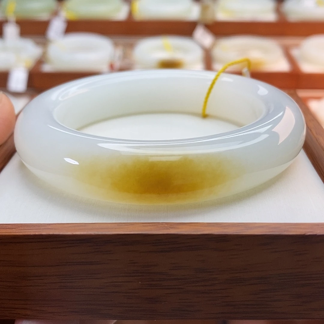 和田玉（糖玉）未镶嵌手链