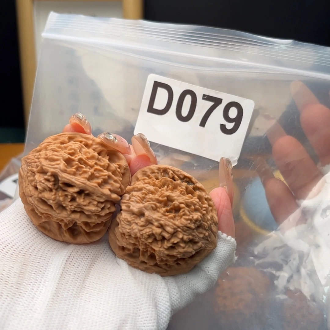 文玩核桃把件40左右蚂蚁塔d079