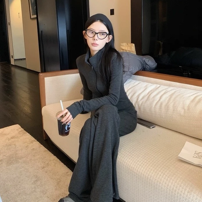 灰色条纹套装韩系外套女早秋季老钱风松弛感2025新款修身出游服装