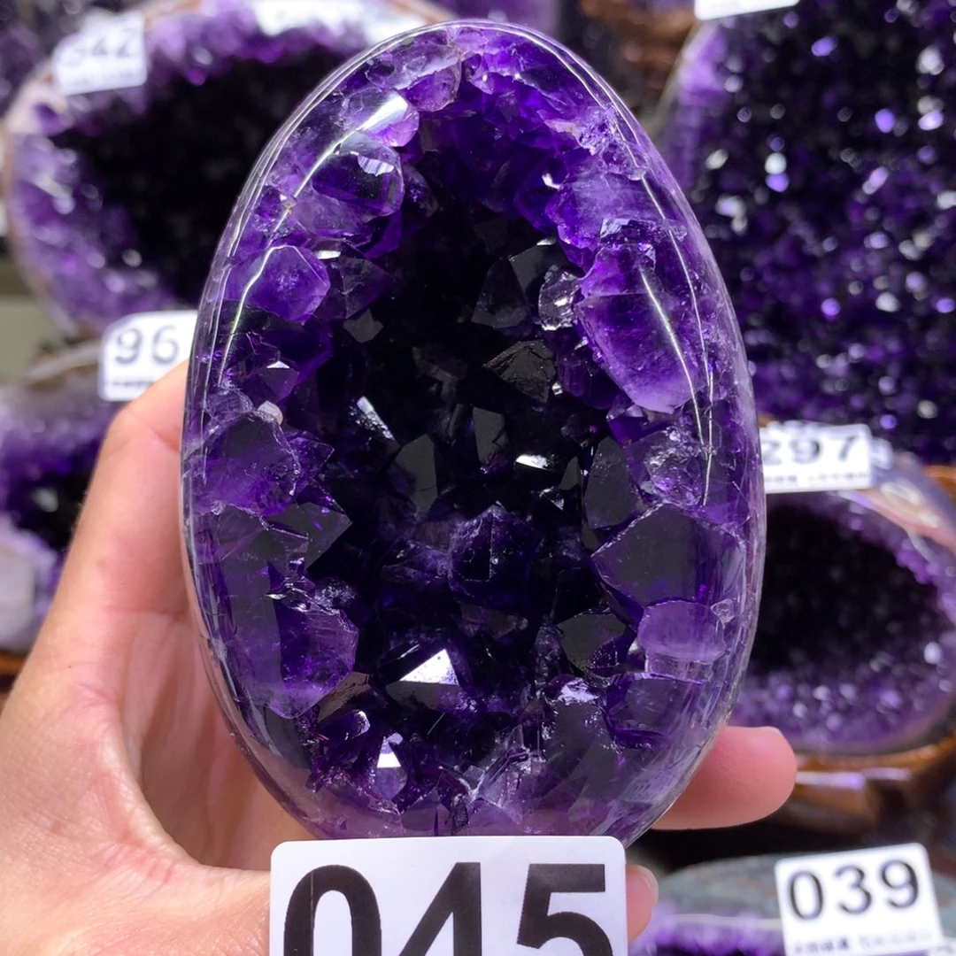 水晶摆件未镶嵌m