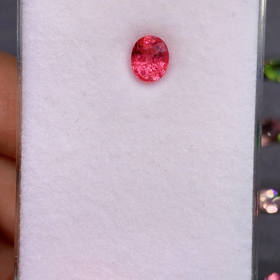 尖晶石裸石马亨盖尖晶石