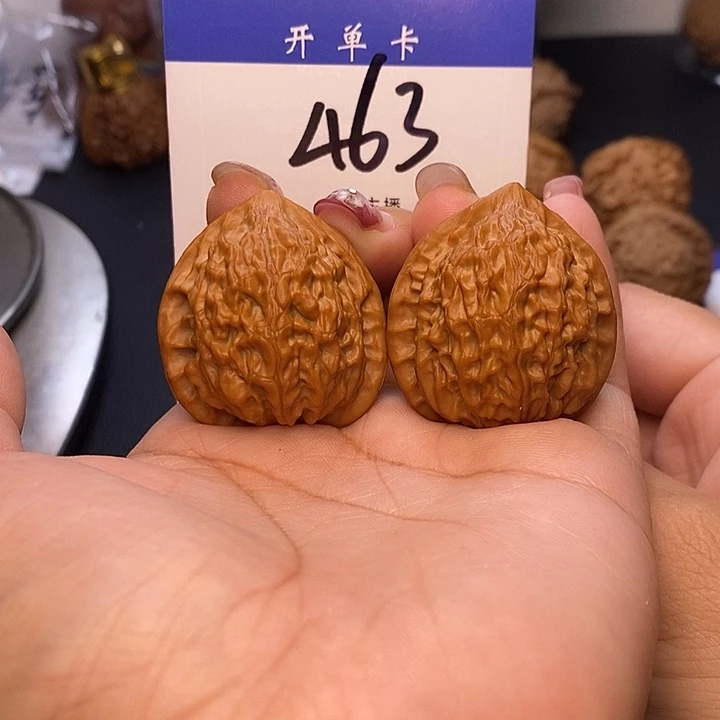 桃核吊坠金牛36无刀痕s