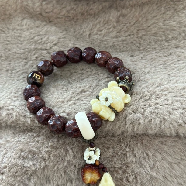 吉月蜜蜡白蜡小熊复古枣红精致文玩手串