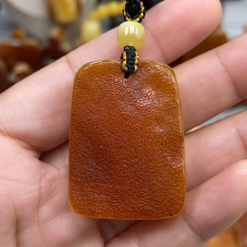 【闪购商品】琥珀颈饰未镶嵌