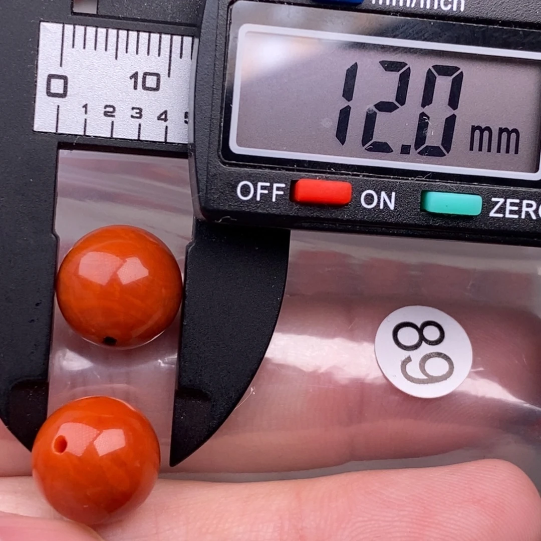 秋***雨南红玛瑙未镶嵌配饰有瑕疵